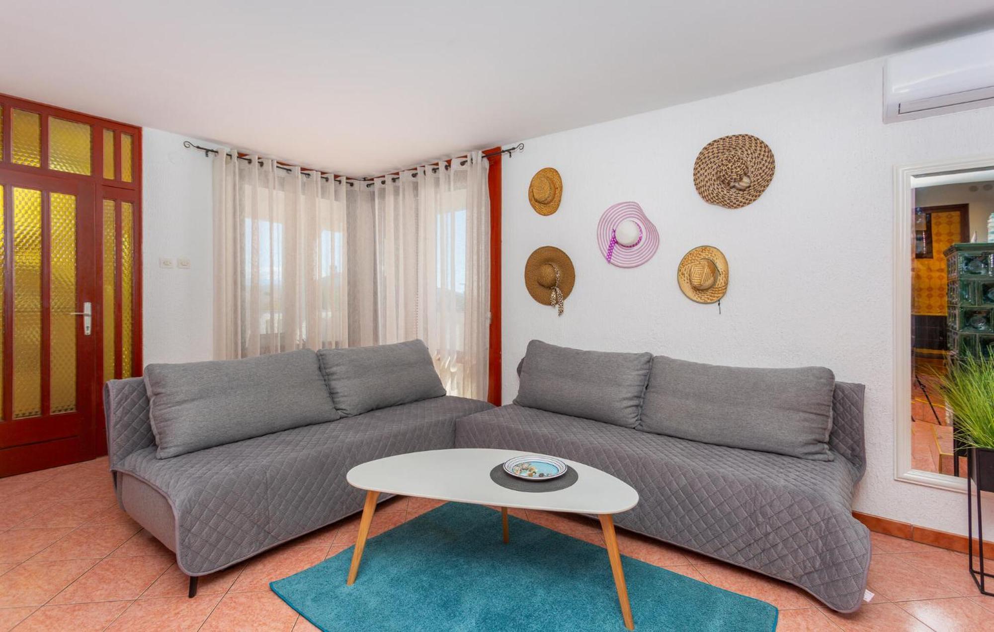 3 Bedroom Stunning Apartment In Krk Кърк Екстериор снимка