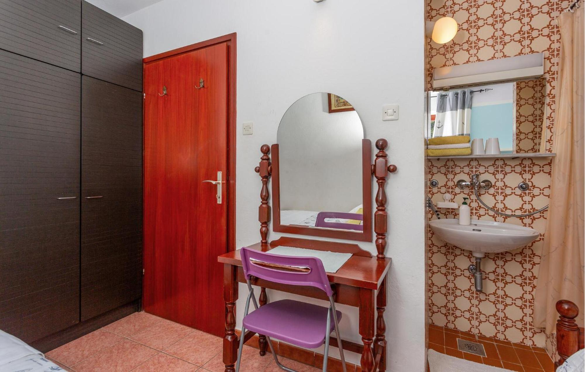 3 Bedroom Stunning Apartment In Krk Кърк Екстериор снимка