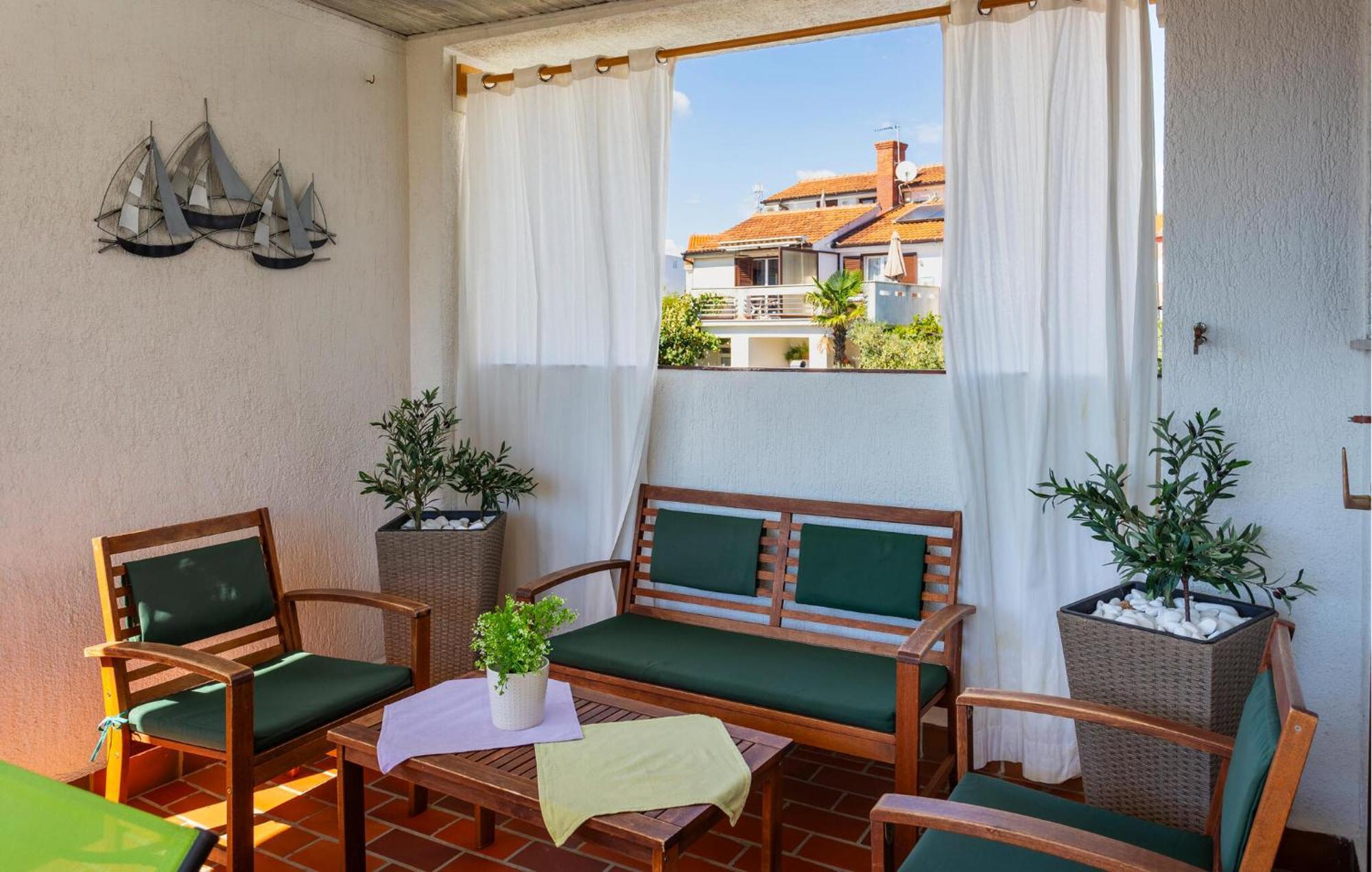 3 Bedroom Stunning Apartment In Krk Кърк Екстериор снимка